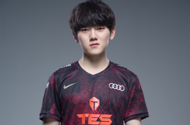 到旗杆附近 到旗杆附近